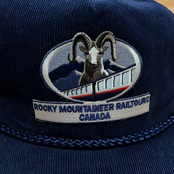 Vintage Rocky Mountain Railtours Canada Snapback / Corduroy / 90s - Picture 2 of 6